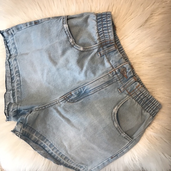 NWT! Zara denim shorts - Picture 3 of 4
